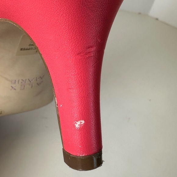 Alex Marie Retro 80’s Style Flamingo Pink Scalloped Design Heels Sz 7.5 M - Picture 8 of 8